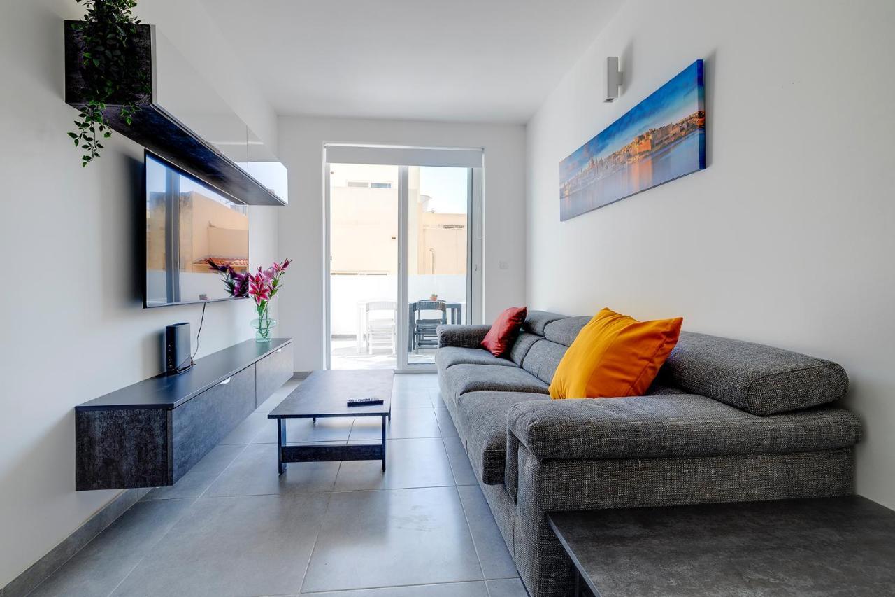 Central Sliema 3-Bedroom Retreat Exterior photo