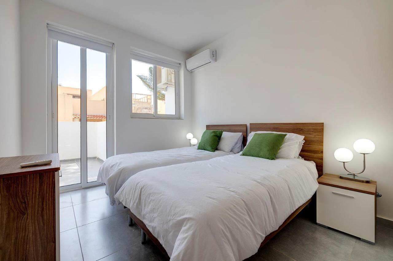 Central Sliema 3-Bedroom Retreat Exterior photo